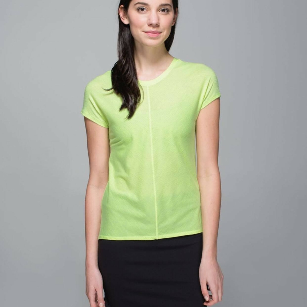 Lululemon Retreat Tee Clear Mint Size 6 Neon